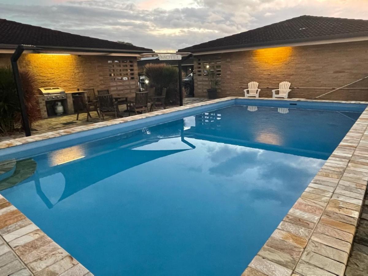 Milgate Motel Казино Екстериор снимка