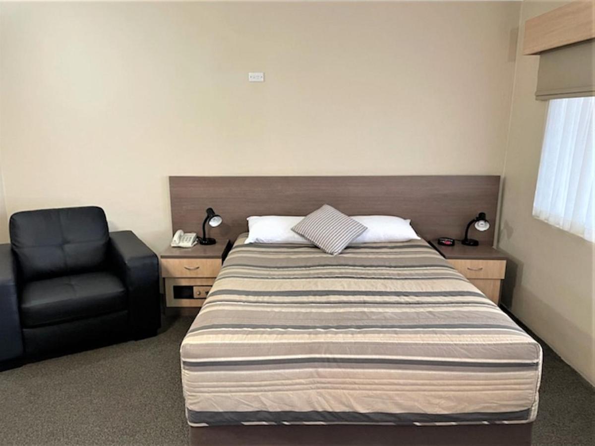 Milgate Motel Казино Екстериор снимка