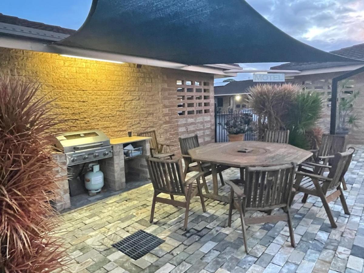 Milgate Motel Казино Екстериор снимка