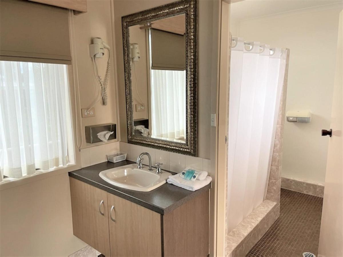 Milgate Motel Казино Екстериор снимка